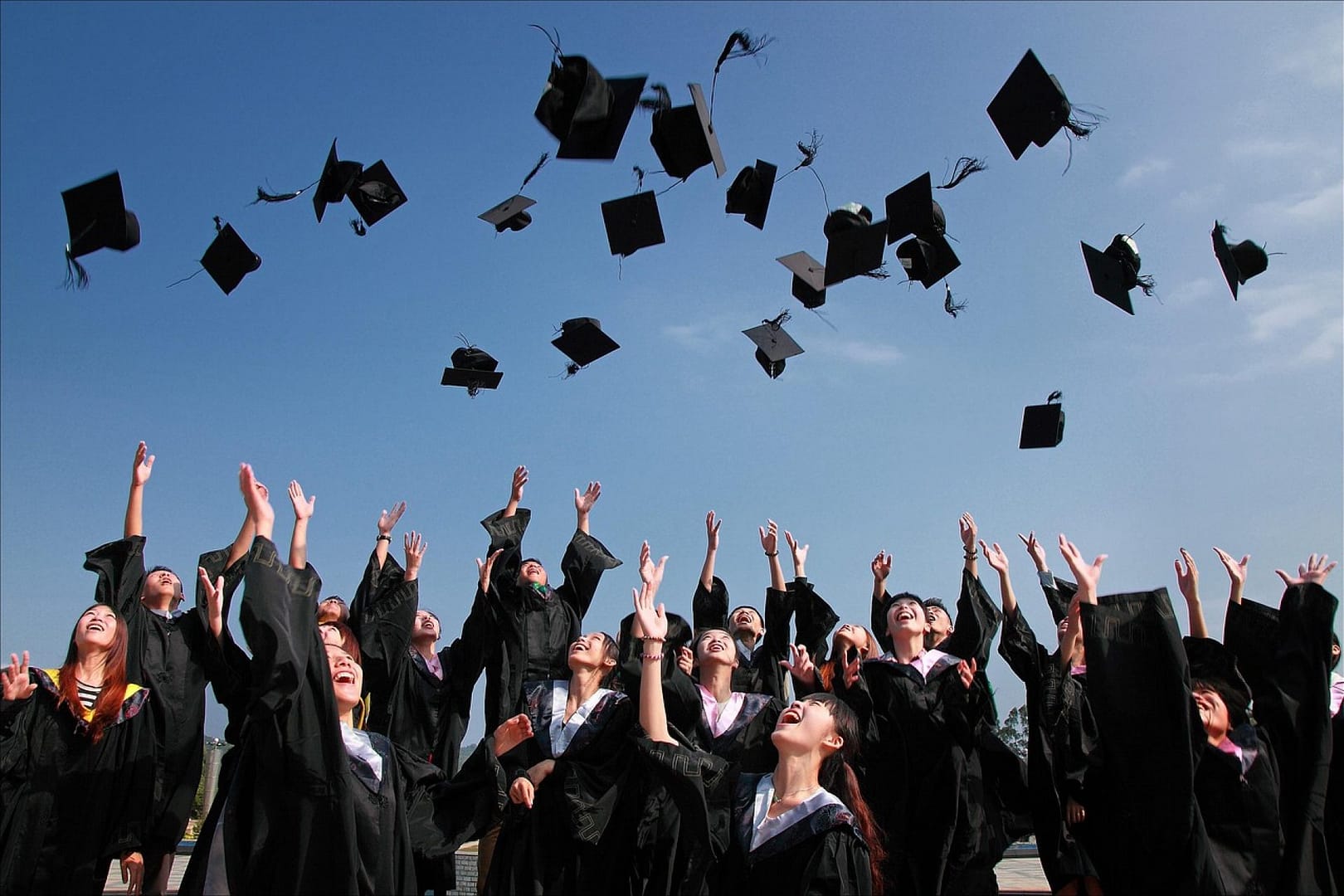 cropped-university-student-1872810_1280-1.jpg