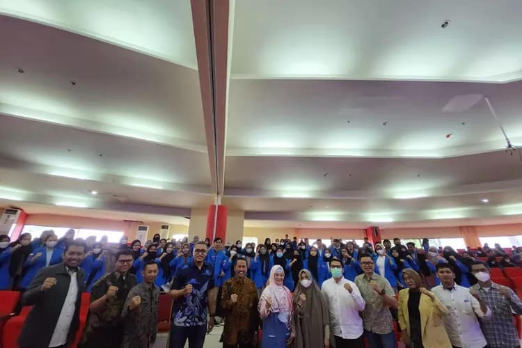 FKM Untad Gelar Kuliah Umum Bersama Dosen FKM Unhas