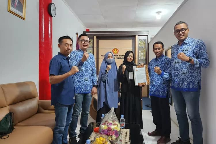 Dian Septiawati, Mahasiswa FKM Untad Berprestasi Akademik Internasional yang Berhasil Bebas Skripsi