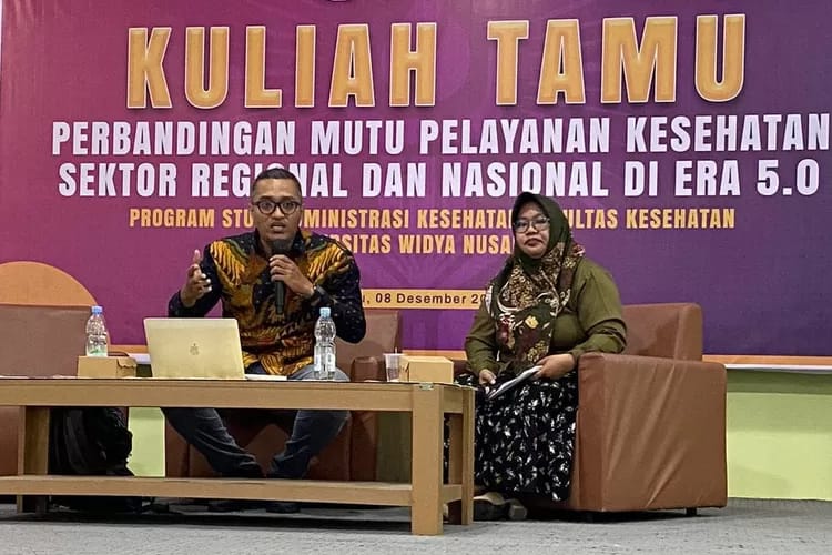 Dosen FKM Untad Beri Kuliah Tamu di Fakultas Kesehatan UWN Palu