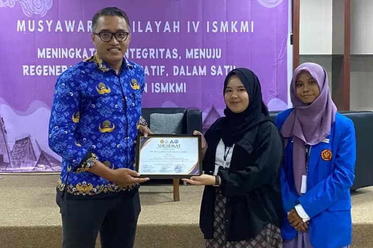 Wadek Bidak FKM Untad Menjadi Narasumber Seminar Nasional ISMKMI